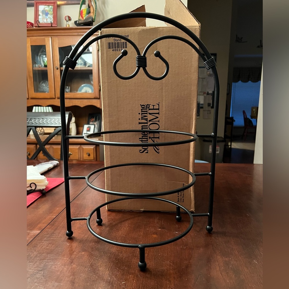 Vintage Southern Living at Home Iron Three Tiered Stand